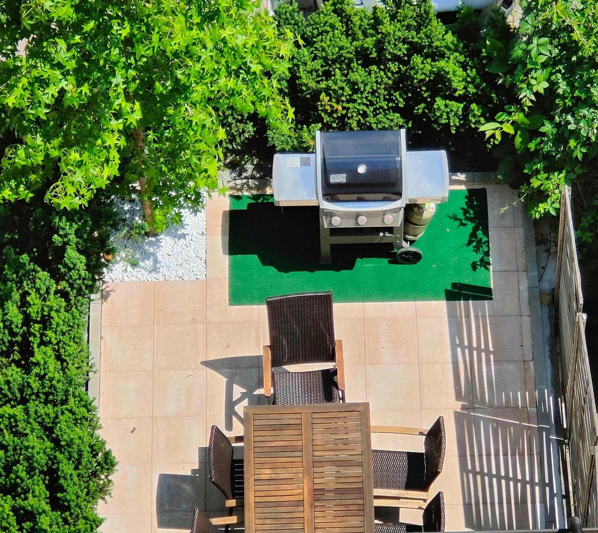 Eleonoras Ferienwohnung In Wuerzburg Stadt Mit Terrasse Im Erdgeschoss Inklusive Eigenen Parkplaetzen Vor Der Tuer Экстерьер фото